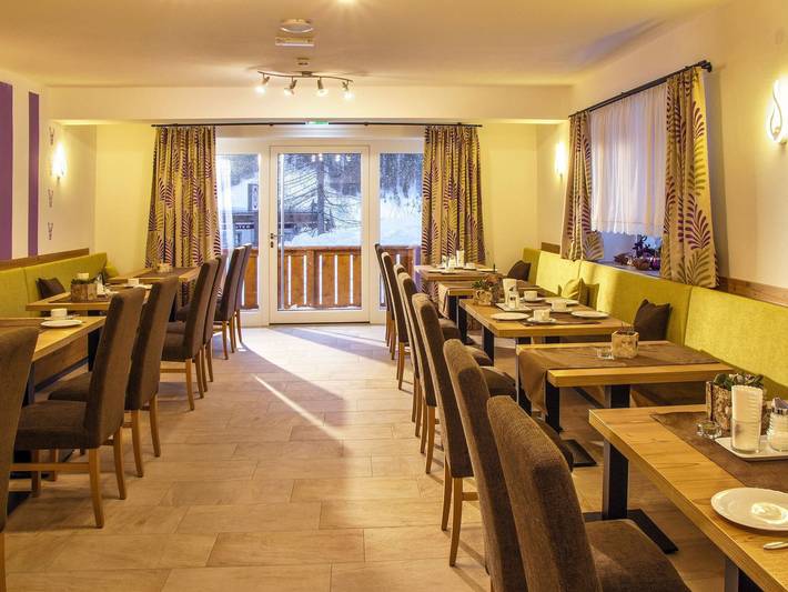 Ferienwohnung für 6 Personen, mit Balkon und Terrasse sowie Garten und Sauna in Tannheimer Tal - 4