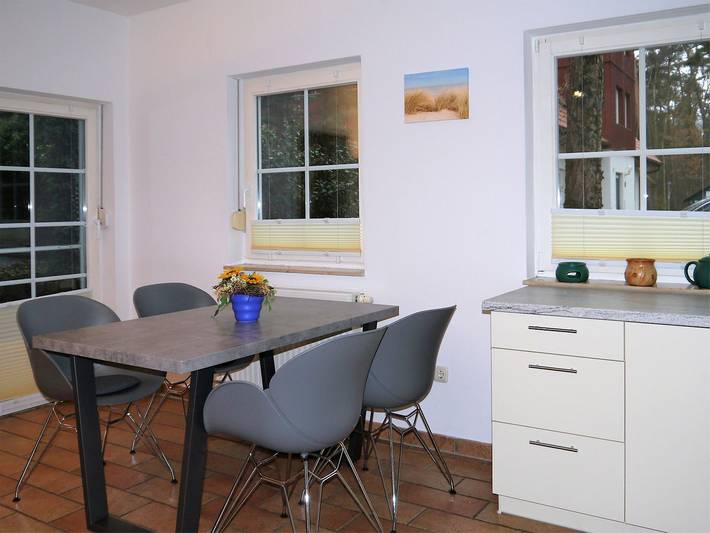 Ganze Wohnung, Wald- und strandnahe Ferienwohnung mit Terrasse, Haustiere gestattet, Wlan in Prerow, Fischland - Darß - Zingst