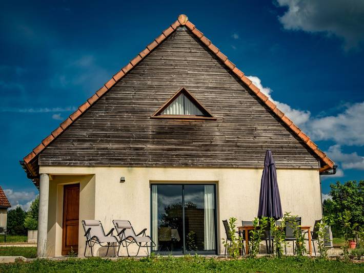 Location de vacances pour 6 personnes, avec Terrasse ainsi que Jardin et Bassin pour enfant à Labathude