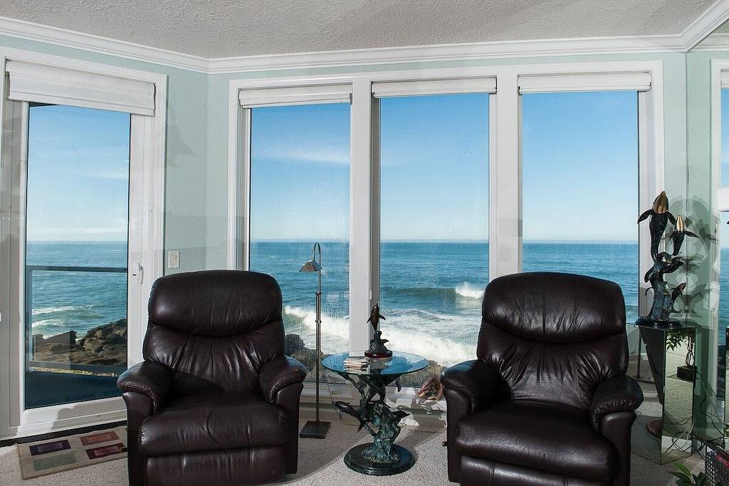 Ganze Wohnung, * Promo!* Three Bedroom Oceanfront Condo, Wifi, Hdtv, Whirlpool und Innenpool in Depoe Bay, Lincoln County (OR)