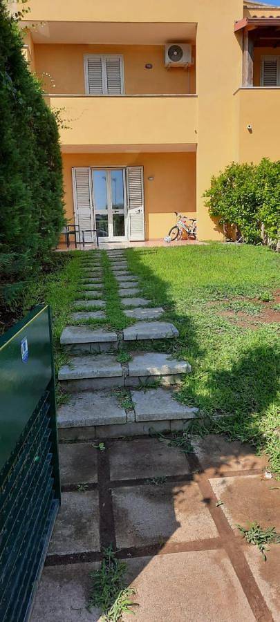 Casa vacanza per 5 persone, con balcone e piscina nonché giardino in Torre Saracena