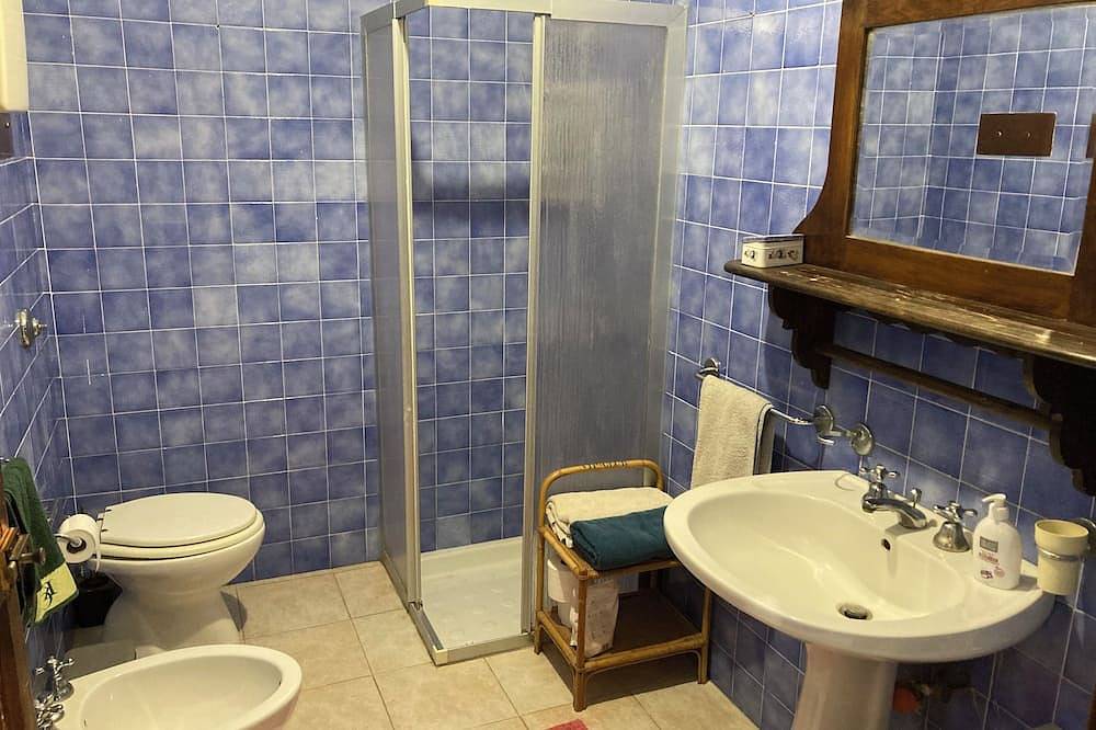 Noravilla with pool between mountains and sea in Altavilla Milicia, Palermo Province