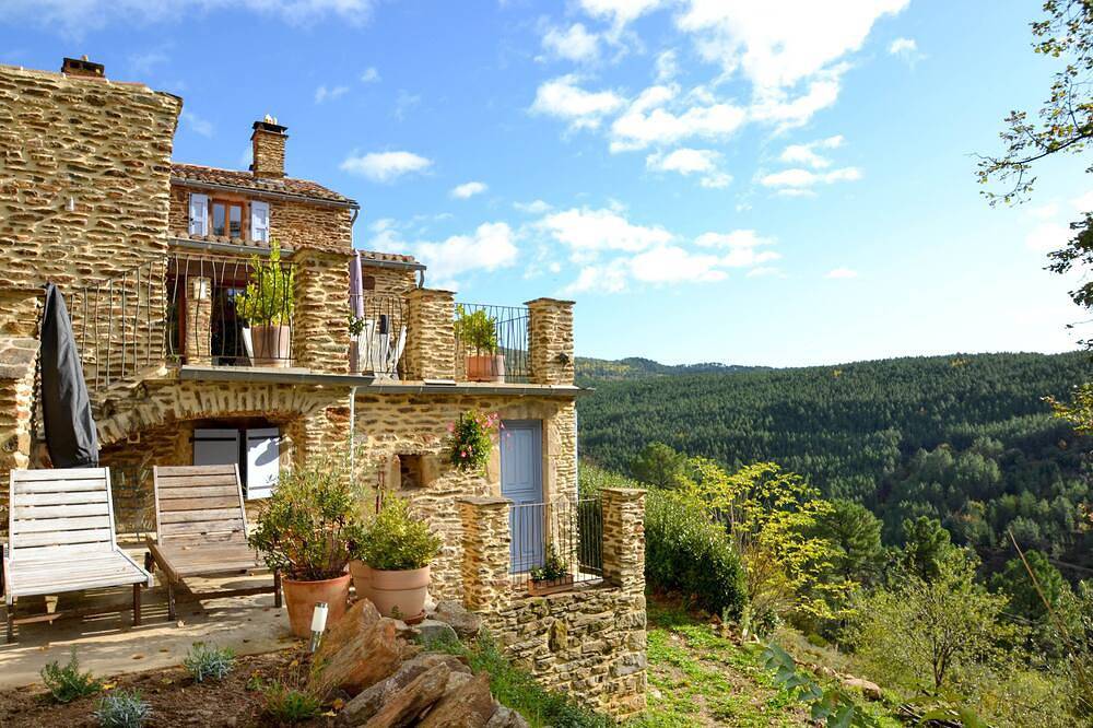 Vue splendide, en pleine nature, très au calme et grand confort in Sainte-Cécile-d'Andorge, Parc national des Cévennes