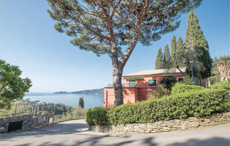 Location de vacances pour 10 personnes, avec Terrasse et Jardin à Zoagli