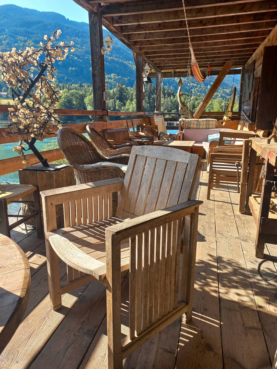 Chalet "Pierre Bois Lac" met bergzicht, gedeeld terras en tuin in La Ferrière, Isère