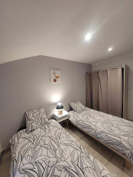 Appartement entier, Two-Bedroom Apartment in Cluny, Région de Mâcon