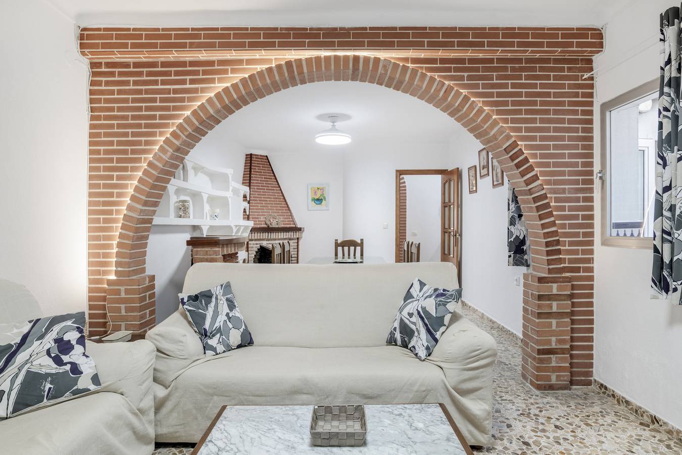 Appartamento intero, Appartamento 'Casa Grande En El Centro De Conil' con Terrazza Privata in Conil de la Frontera, Costa de la Luz