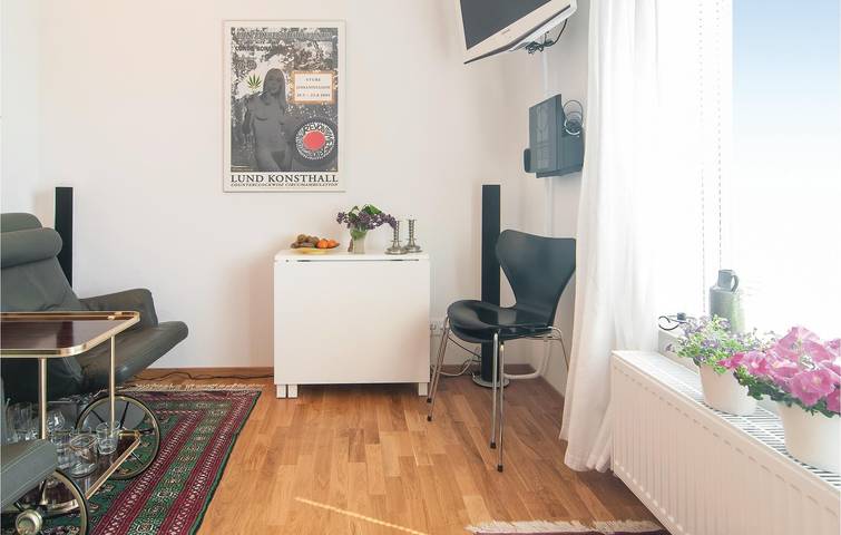 Hel semesterlägenhet, Lägenhet för 2 Personer med terass in Länna, Visby