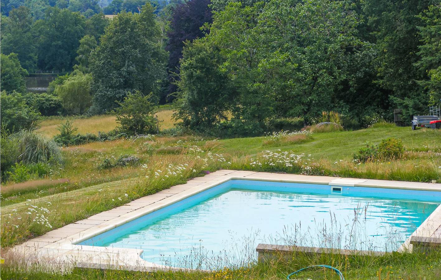 Acogedor apartamento en Nexon con aparcamiento, piscina y WiFi in Saint-Hilaire-les-Places, Parque Natural Regional Périgord-Limousin