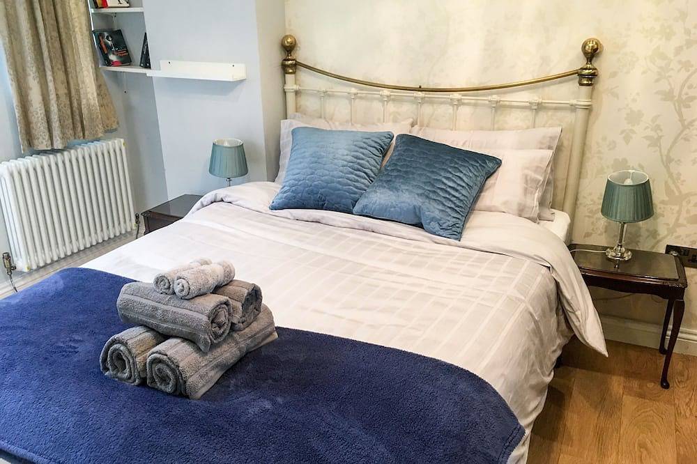 Entire apartment, Beautiful victorian apartment in unspoiled seaside town in Grange-over-Sands, Lake District