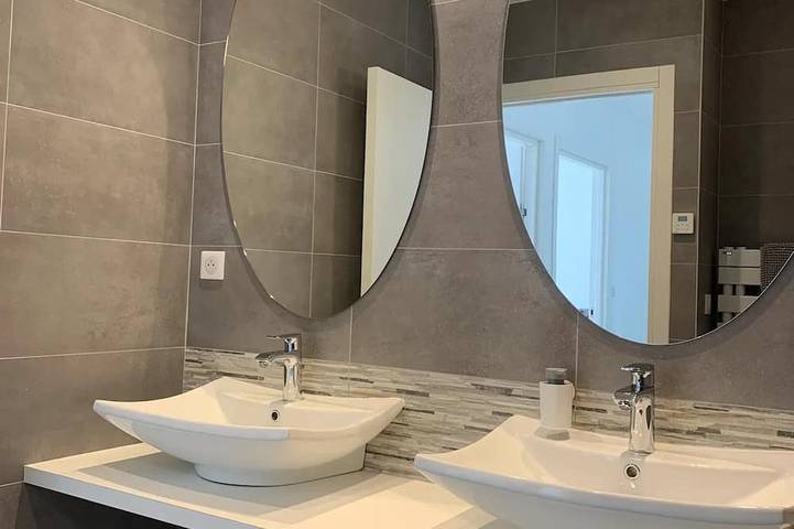 Location de vacances pour 6 personnes, avec terrasse ainsi que jardin et jacuzzi, animaux acceptés dans Bréhec - 4