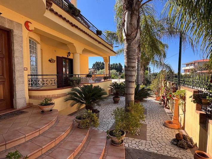 B&b per 2 persone, con Balcone e Terrazza nonché Giardino e Panorama in Capo Vaticano
