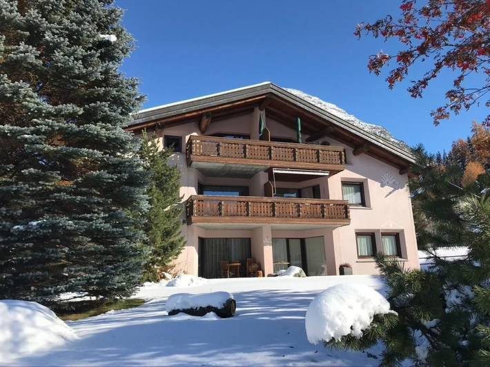Ferienwohnung für 3 Personen, mit Garten und Terrasse, mit Haustier in La Punt-Chamues-ch