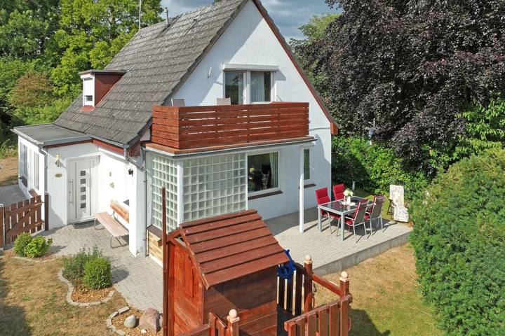 Ferienhaus für 4 Personen, mit Garten und Balkon, kinderfreundlich in Haffkrug
