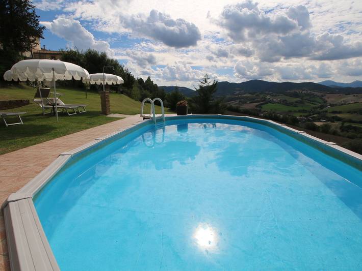 Ferienwohnung für 3 Personen, mit Garten und Pool in Arcevia