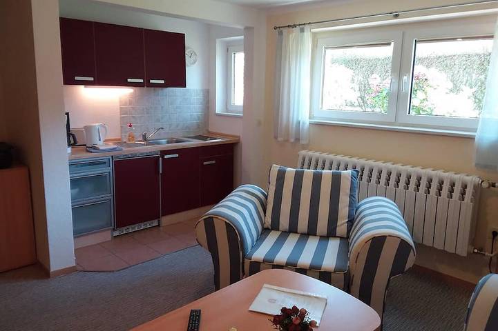 Bungalow für 2 Personen, mit Garten