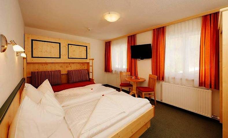 Hôtel pour 4 personnes, avec vue ainsi que terrasse et sauna, animaux acceptés à Werfen - 4