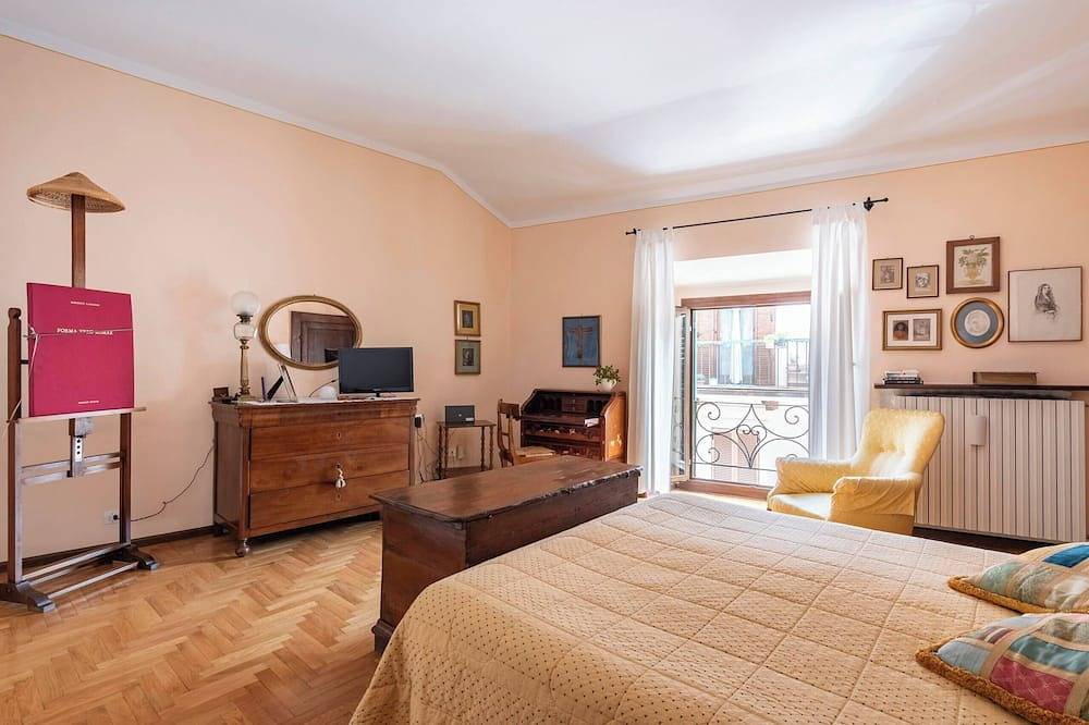 Entire apartment, Top-Roof Large Apartment In Spoleto City Center, Quiet And Cozy To Feel At Home in Spoleto, Perugia Province