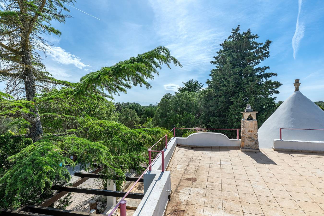 Trullo 'Riccardo' con terrazza privata, Wi-Fi e aria condizionata in Ostuni, Salento