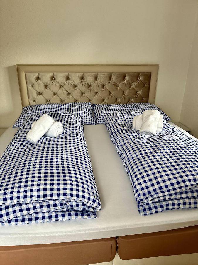 Ferienwohnung für 4 Personen, mit Balkon und Terrasse sowie Ausblick in Unterbäch