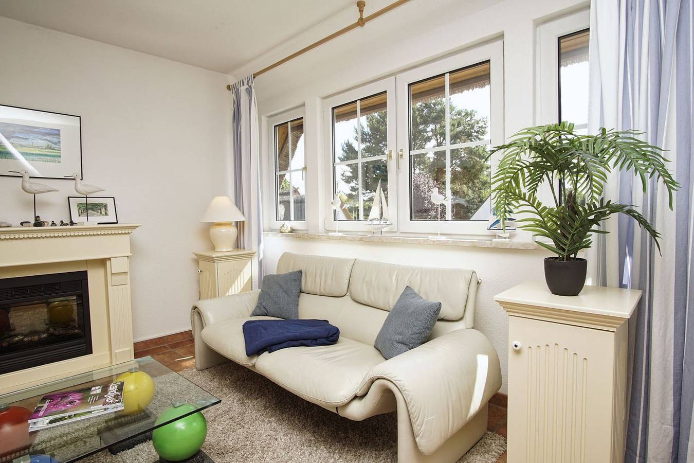 Ganze Wohnung, Großzügige Ferienwohnung mit Terrasse und Garten im ruhigen Landhaus Wildrose in Pantow, Zirkow
