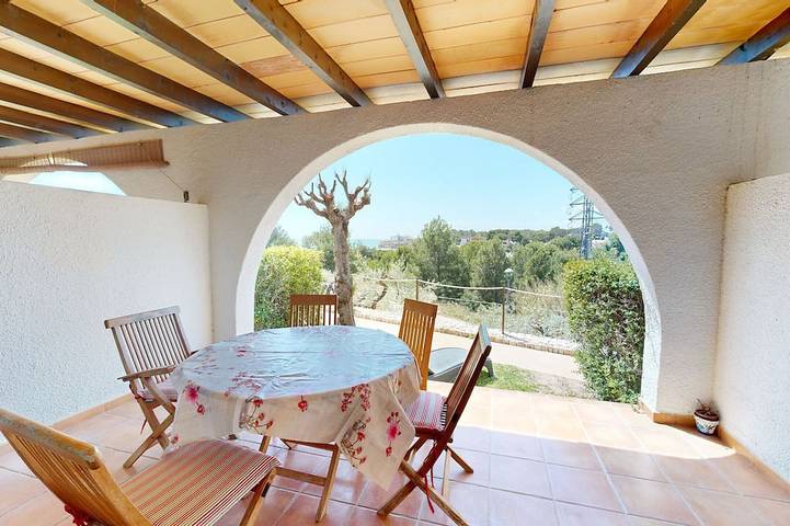 Chalet für 9 Personen, mit Garten und Whirlpool sowie Balkon und Pool, mit Haustier an der Costa Dorada