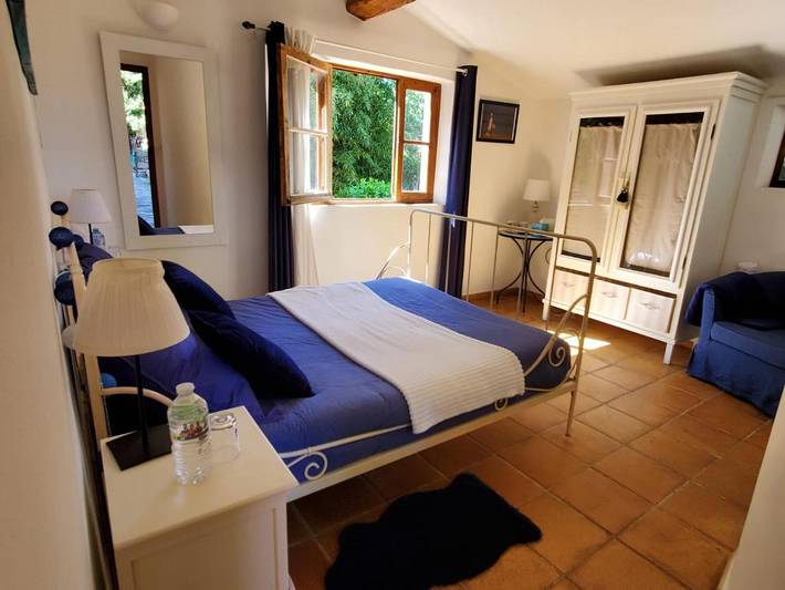 Location de vacances pour 2 personnes, avec terrasse ainsi que jardin et piscine à Le Cannet-des-Maures - 3