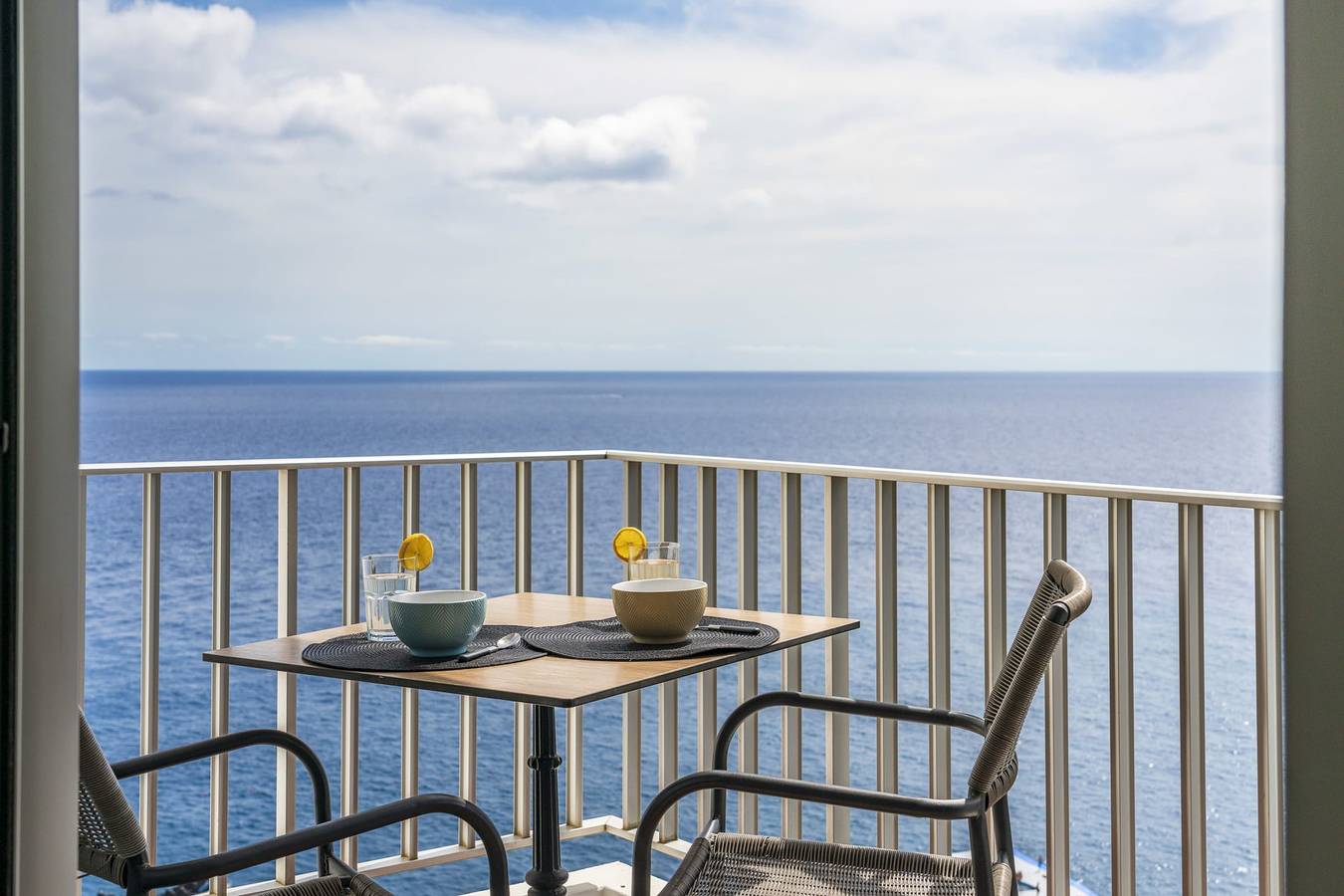 Apartamento inteiro, Estudio com vista mar - Funchal Sea View I in São Martinho (desambiguação), Madeira