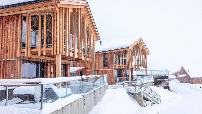 Chalet für 10 Personen, mit Pool und Sauna sowie Balkon in Haus
