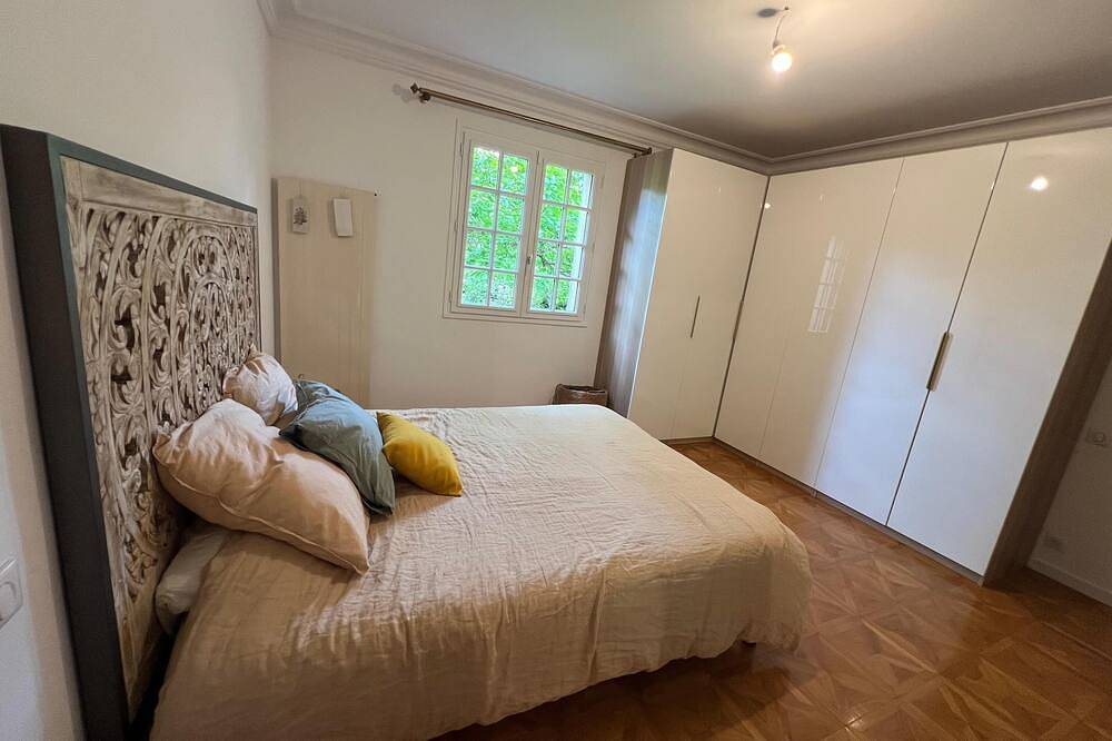 Large Villa with 10m² Spa in L'Haÿ-les-Roses, Valle del Marne