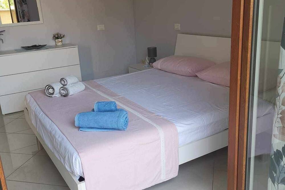Ganze Wohnung, Apartment with garden and few meters from the centesimi. in Pescara, Pescara Provinz