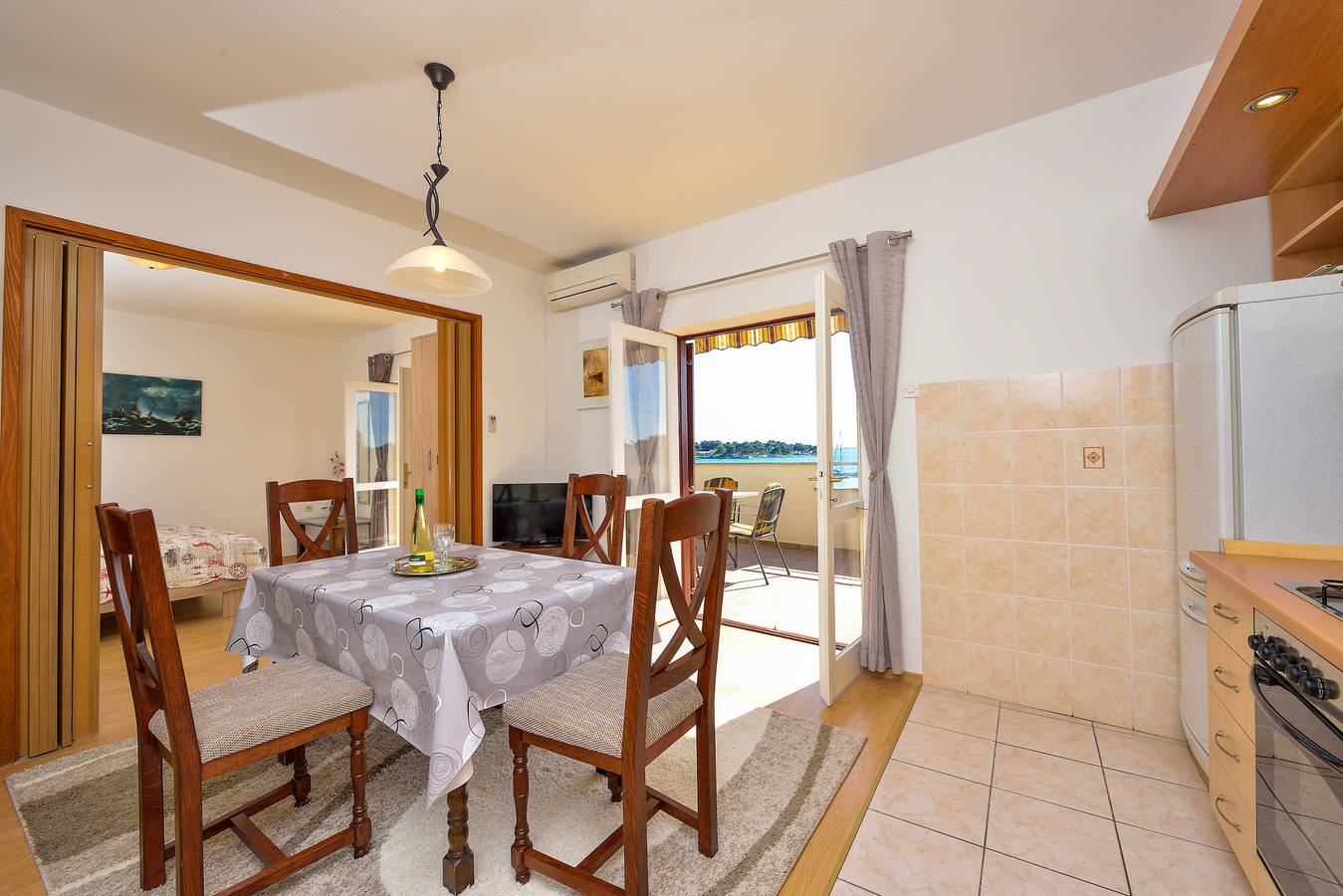 Ganze Wohnung, Große Terrasse mit tollem Meerblick in Zadar (Kommun), Zadar