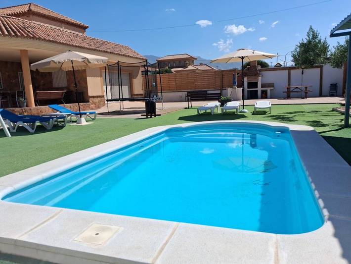 Casa de vacaciones para 8 personas, con jardín además de piscina y vistas - 1