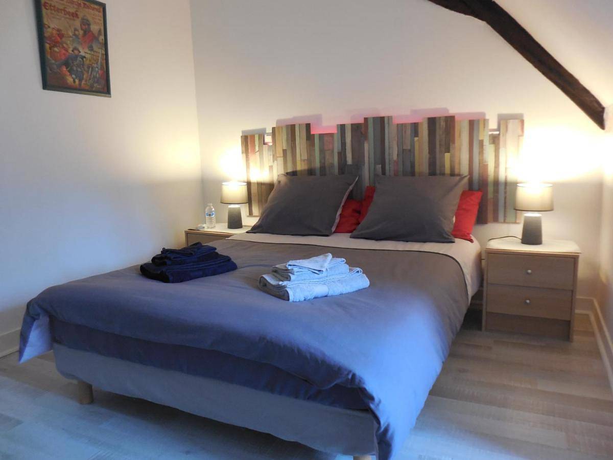 Standard Double Room with Fan in Laveyssière, Périgord Pourpre