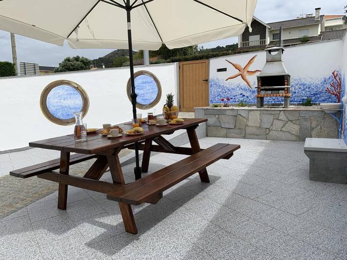 Location de vacances pour 5 personnes, avec vue ainsi que jardin et bassin pour enfant à Vila Praia de Ancora - 3