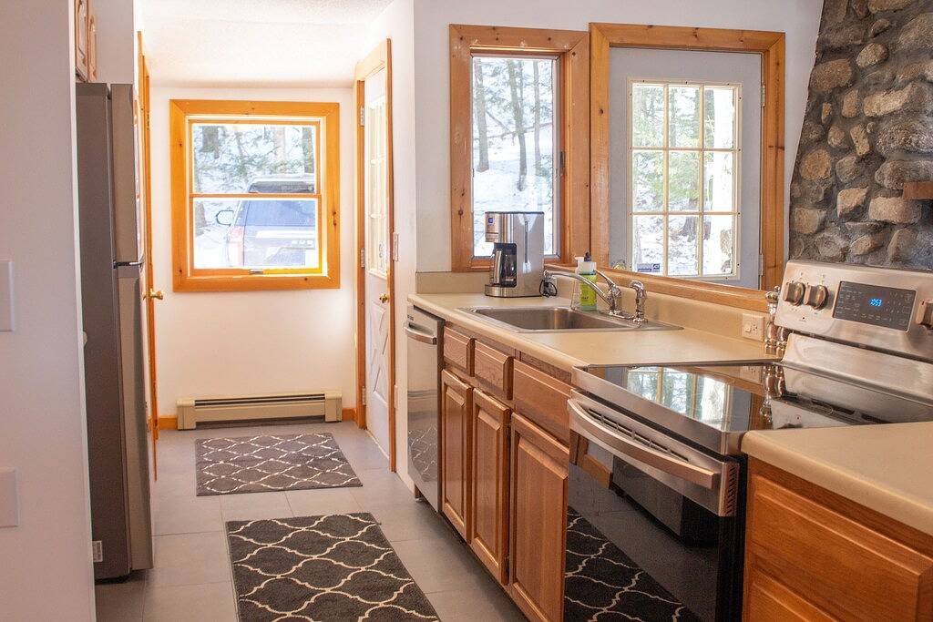 Spacious house across the street from Lake Winnipesaukee in Gilford, Lake Winnipesaukee