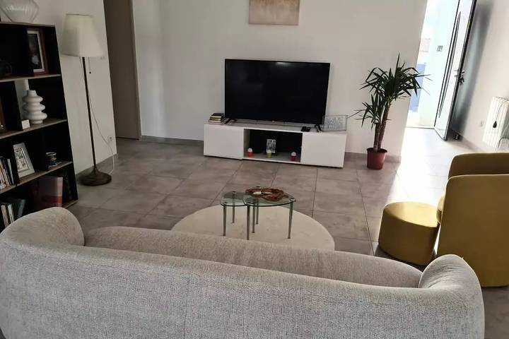 Location de vacances pour 8 personnes, avec jardin à Pezens