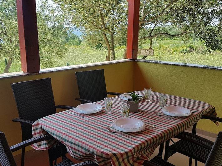 Ferienwohnung für 3 Personen, mit Balkon/Terrasse, mit Haustier in Pakostane