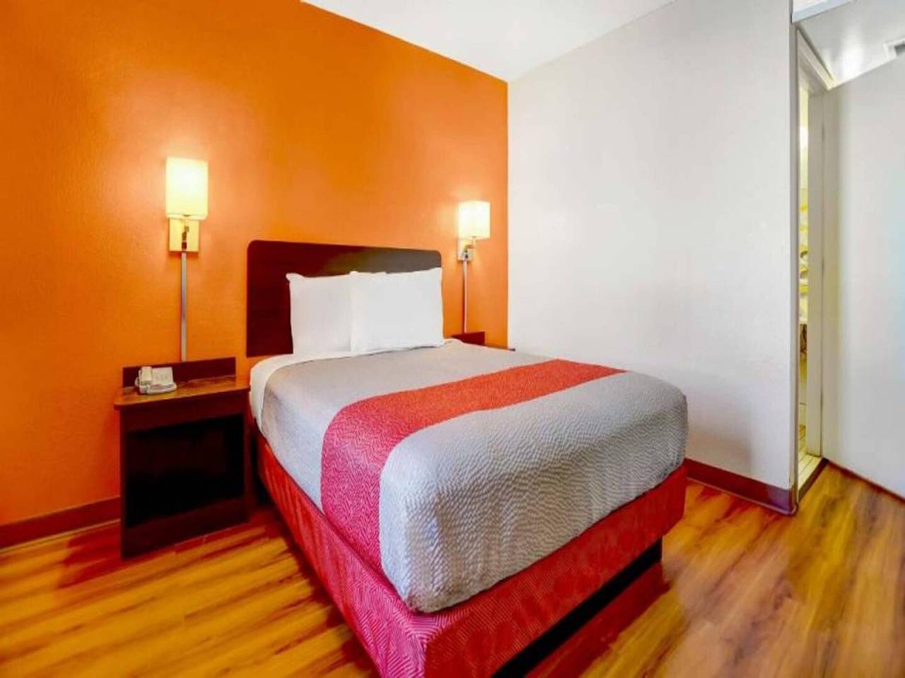 Apartamento entero, 1 cama doble | Ducha adaptada para personas con discapacidad in Condado de Cíbola
