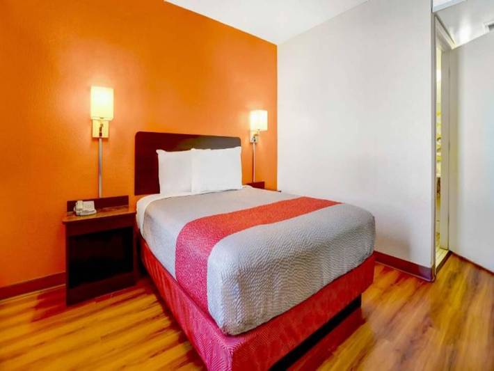 Apartamento entero, 1 cama doble | Ducha adaptada para personas con discapacidad in Condado de Cíbola