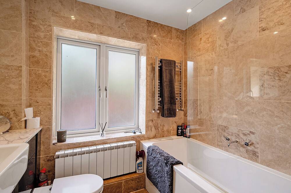 A Sanctuary in the Surrey Hills, surrounded by Serene Private Woods & Parkland in Effingham, Guildford