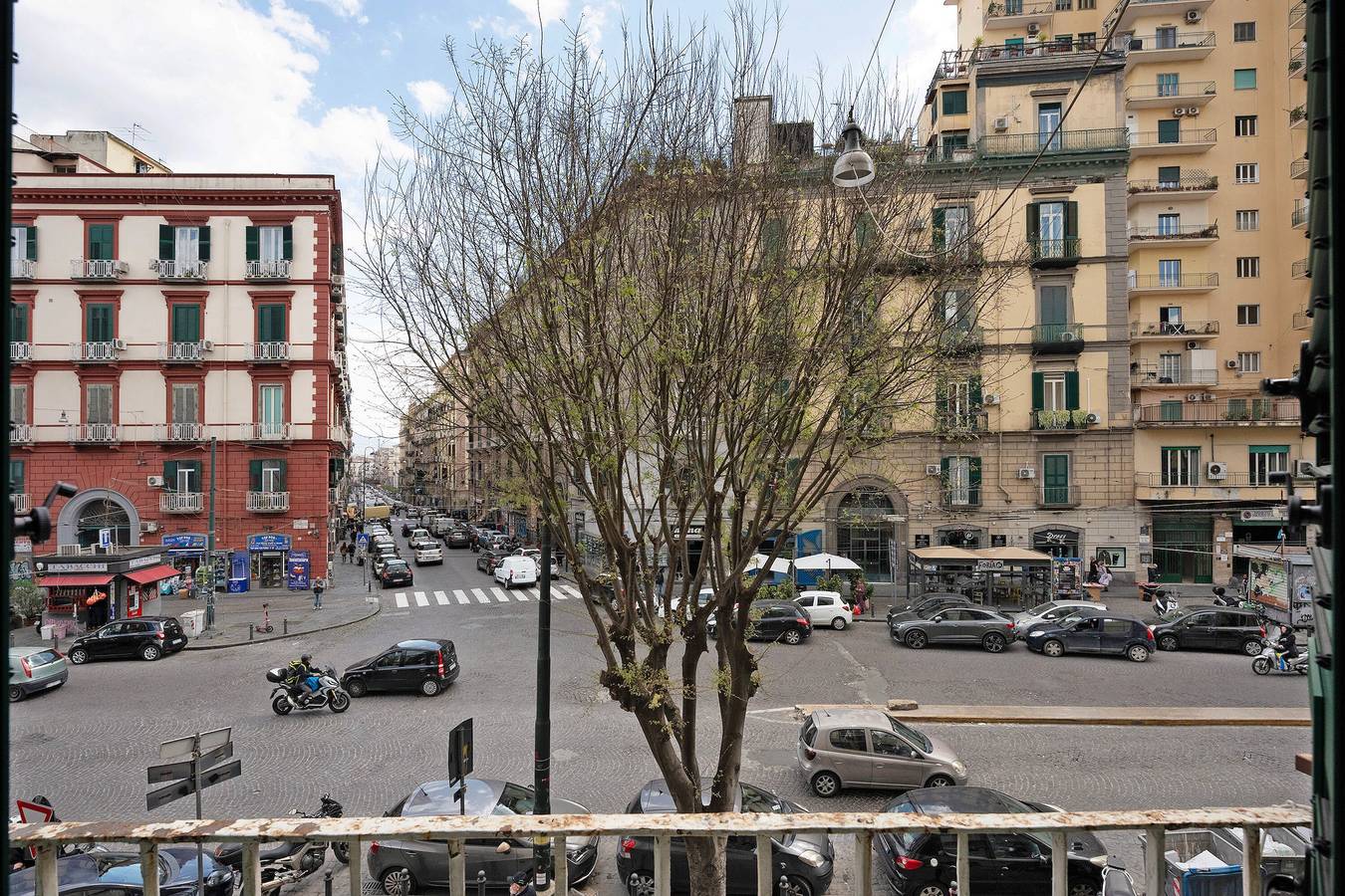Appartamento 'Romantico Monolocale In Pieno Centro' con balcone, Wi-Fi e aria condizionata in Napoli, Napoli e dintorni