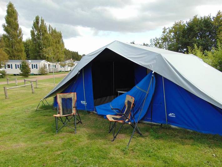 Zelt für 2 Personen, mit Sauna und Kinderpool in Frankreich - 2