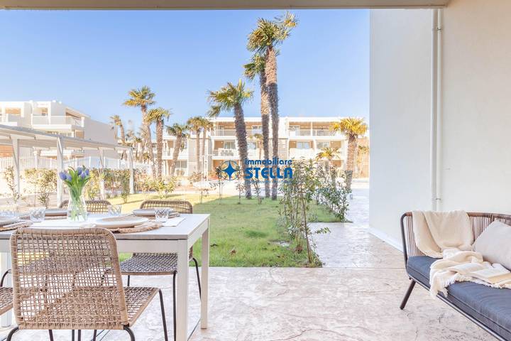 Entire apartment, *Wave Island Resort E1* [ pool & free park ] in Lido di Jesolo, Jesolo-City