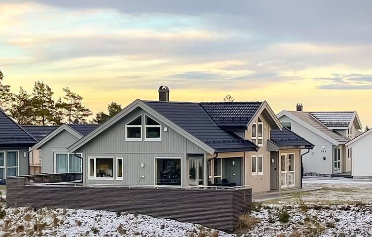 Ferienhaus für 8 Personen mit Terrasse in Arendal