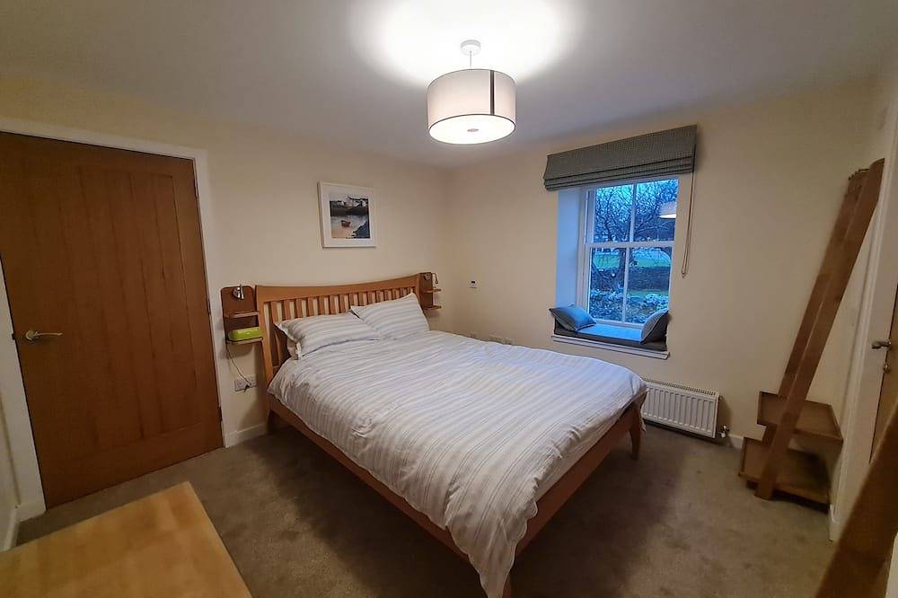 New Listing! Old Police Station, Portsoy - sleeps 4 guests in 2 bedrooms in Portsoy, Aberdeenshire