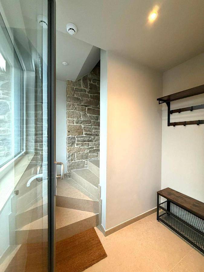 Gîte pour 6 personnes, avec vue et terrasse dans Lustin - 3