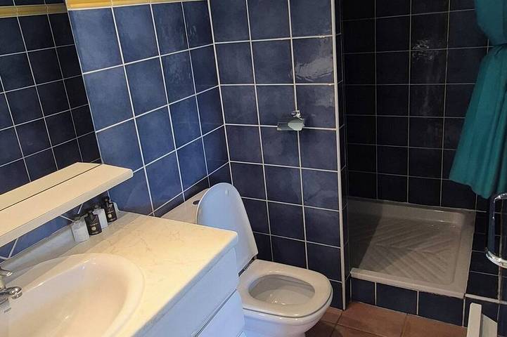 Ganze Wohnung, Ferienresidenz mit Garten und 2 Pools. Ideal für Sommerurlaub in Tourrettes, Mittelmeerküste (Frankreich)