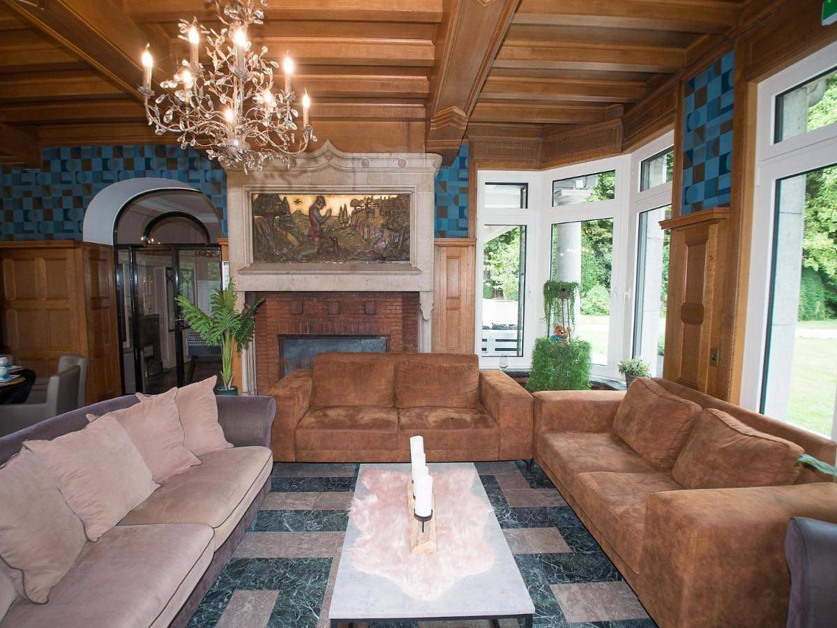 Luxury Estate with Pool & Spa in Jamoigne, Chiny