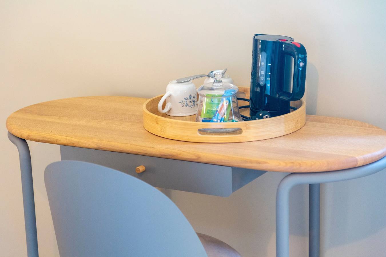 Suite Communicante 'Anne De Bretagne' avec terrasse partagée, jardin partagé et Wi-Fi in Concarneau, Côte de Cornouaille